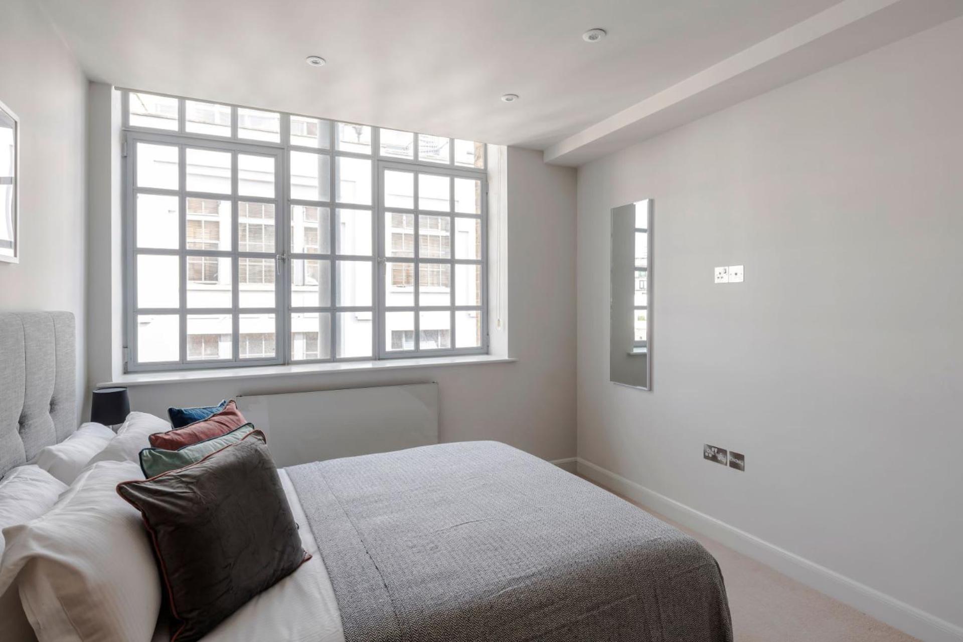 London'S Calling - Farringdon - By Frankie Says Buitenkant foto